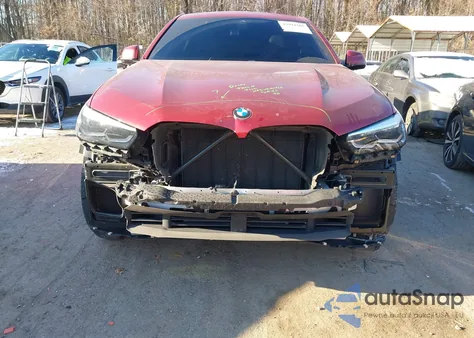 2021 BMW X6 xDrive40I z USA, uszkodzony, nr VIN 5UXCY6C07M9E34441